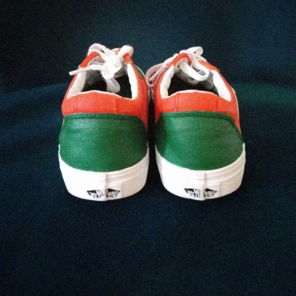 Vans - Picture 3 of 3